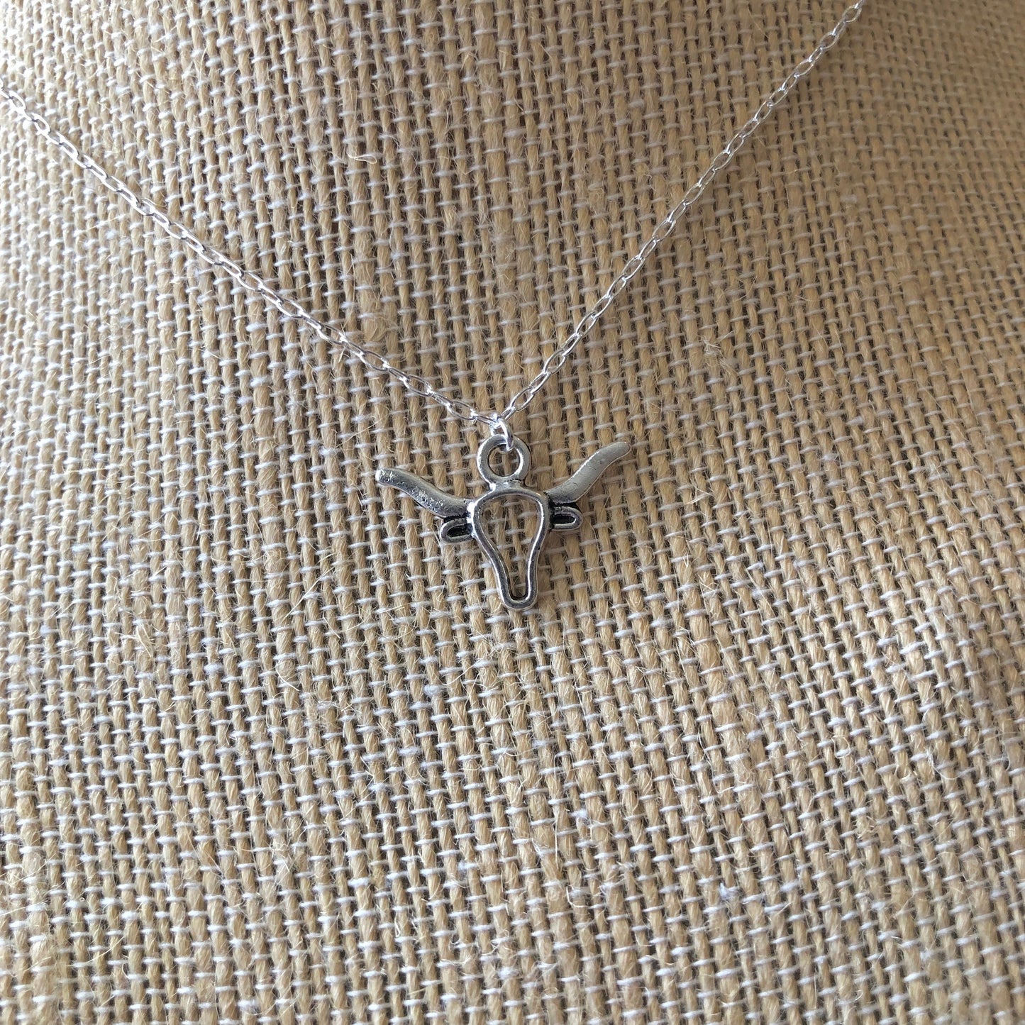 Longhorn pendent Sliver necklace