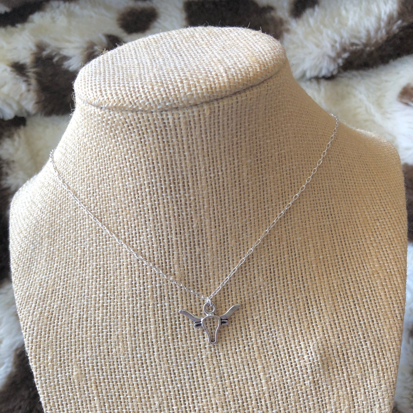 Longhorn pendent Sliver necklace
